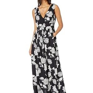 Roxy "In The Mood For Dance" Black and White Floral Maxi Dress - Size Medium